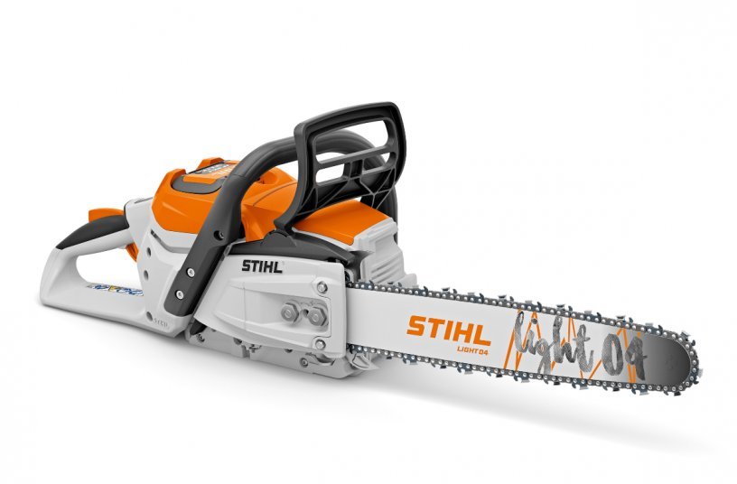 The STIHL MSA 300 is currently the most powerful cordless chainsaw on the market. With its slim design, excellent balance and effective anti-vibration system, it also scores in terms of ergonomics and is gentle to the user's strength.<br>IMAGE SOURCE: STIHL