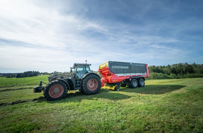 Der neue JUMBO 8450 mit Kurzschnitt-Schneidwerk<br>BILDQUELLE: PÖTTINGER Landtechnik GmbH