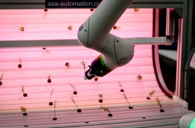Robotic solutions attract attention at Agritechnica<br>IMAGE SOURCE: DLG e.V.
