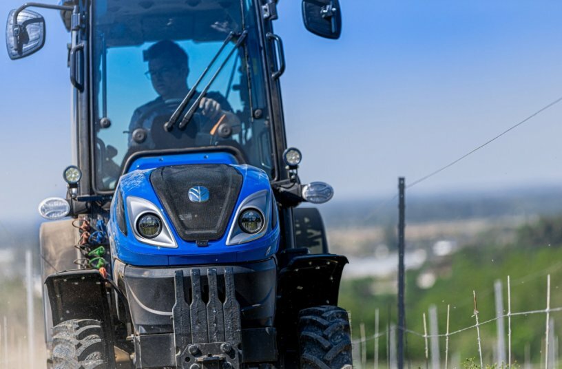 New Holland Comfort Ride on T4V<br>IMAGE SOURCE: New Holland Agriculture