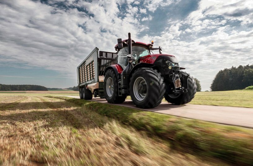 CASE IH Optum 340 CVXDrive with AFS Connect™<br>IMAGE SOURCE: FPT Industrial