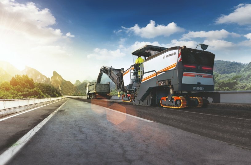 Wirtgen is presenting the W 215 P, a new large milling machine with a milling width of 2,000 mm and a maximum milling depth of 330 mm.<br>IMAGE SOURCE: WIRTGEN GROUP