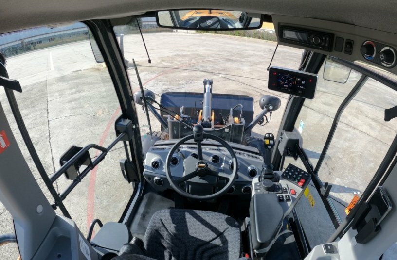 CASE 550SV<br>IMAGE SOURCE: CASE Construction Equipment