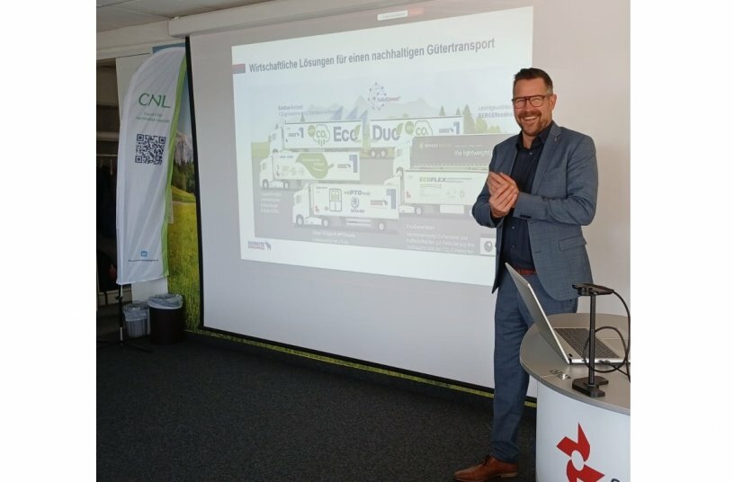 Vorstellung des Schmitz Cargobull elektrischen Sattelkoffers S.KOe COOL bei Schachinger Logistik durch Produktmanager Cool Freight Carsten Krieger<br>BILDQUELLE: C. Mayr; Schachinger Logistik