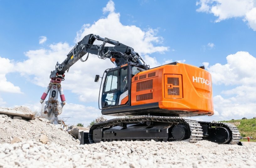 Hitachi and KTEG introduce the 375USLC-7 short-tail swing