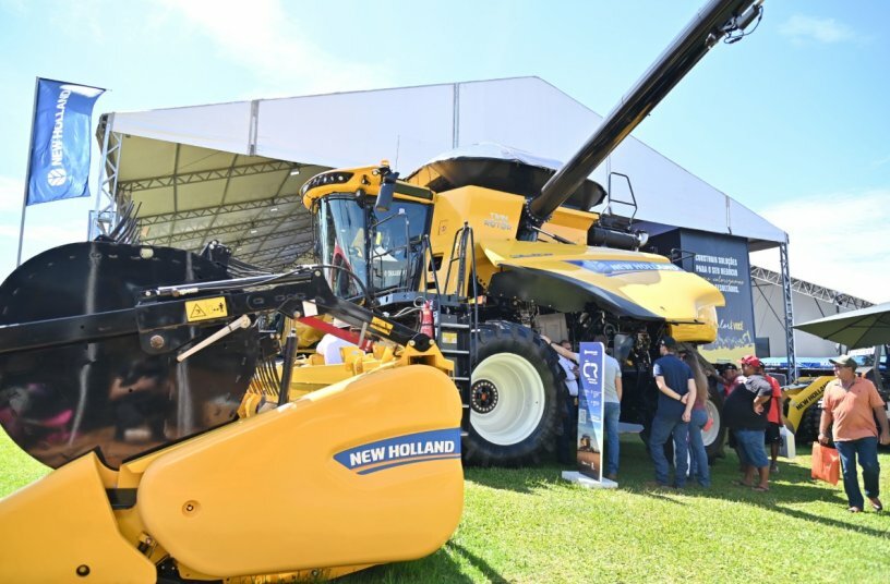 New Holland Show Rural Coopavel 2024<br>IMAGE SOURCE: New Holland Agriculture