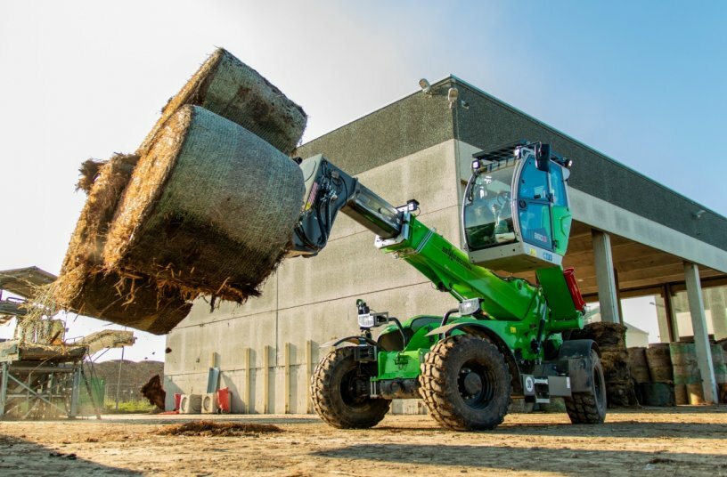The SENNEBOGEN 360 G supports efficient handling of biomass in GAP Service, thereby contri-buting to CO₂ reduction in operations.<br>IMAGE SOURCE: SENNEBOGEN Maschinenfabrik GmbH