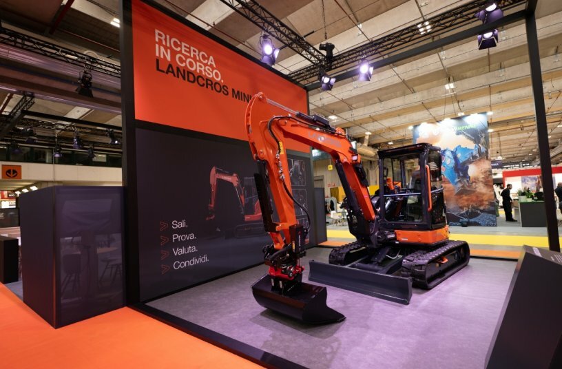 LANDCROS Mini Takes Honours at SaMoTer 2026<br>IMAGE SOURCE: Hitachi Construction Machinery (Europe) NV (HCME)