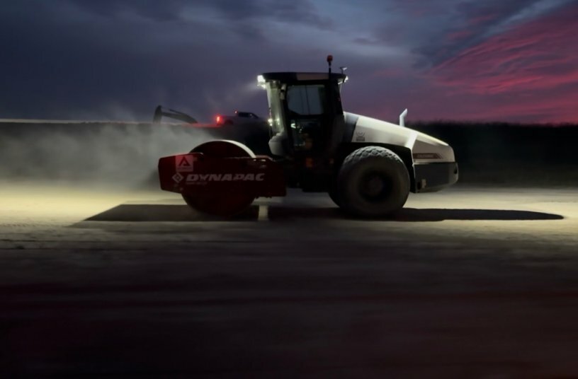 Dynapac, Bluelight Drive Innovation at CONEXPO 2026<br>IMAGE SOURCE: Dynapac North America LLC