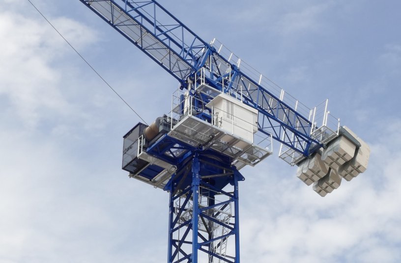 New LCH300 hydraulic luffing jib crane from Comansa  Hydraulic unit platform.<br>IMAGE SOURCE: COMANSA