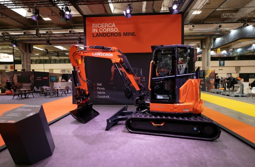 LANDCROS Mini Takes Honours at SaMoTer 2026<br>IMAGE SOURCE: Hitachi Construction Machinery (Europe) NV (HCME)