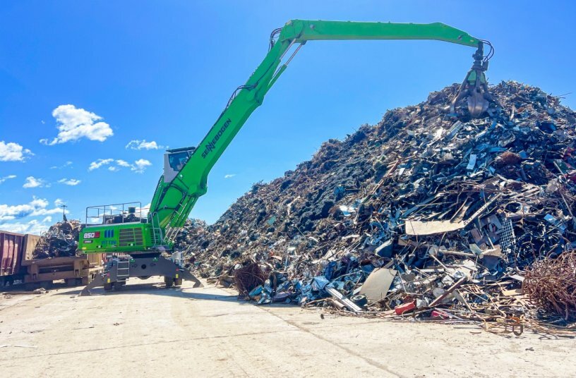 Thanks to the K21 boom, the SENNEBOGEN 850 G can reach up to 21 m and enable higher scrap piles.<br>IMAGE SOURCE: Sennebogen
