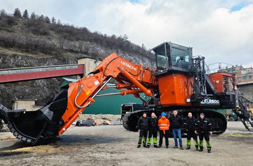 First electric Hitachi ultra-large excavator in south-east Europe modernises production and reduces emissions in Montenegro mine<br>IMAGE SOURCE: Hitachi Construction Machinery (Europe) NV (HCME)