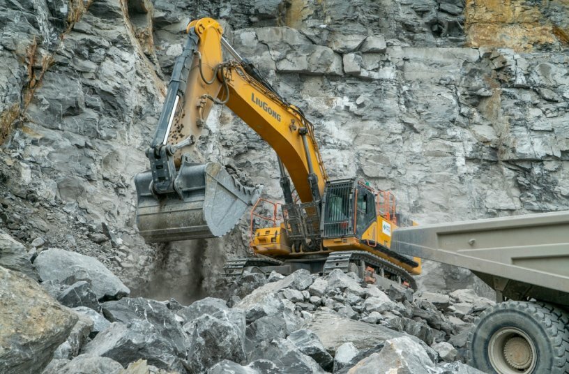 LiuGong 975F<br>IMAGE SOURCE: LiuGong Machinery Europe B.V.