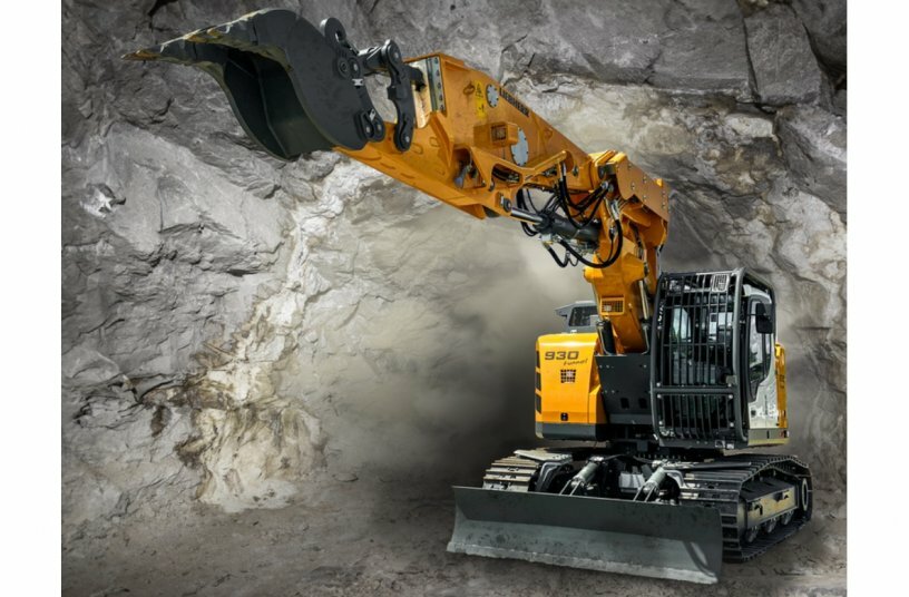 The swivel bearing on the R 930 Tunnel attachment allows the excavation profile to be followed.<br>IMAGE SOURCE: Liebherr-International Deutschland GmbH