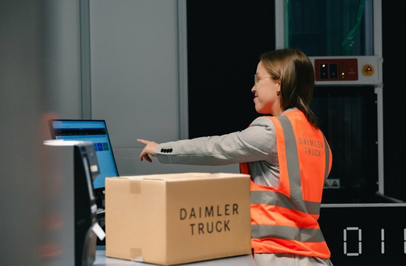 Daimler Truck Global Parts Center in Halberstadt, Saxony-Anhalt, Germany<br>IMAGE SOURCE: Daimler Truck AG