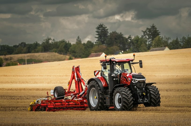 Case IH Optum 440 Recognized as Upper Medium Size Tractor in Farm Machine of the Year Awards<br>IMAGE SOURCE: Case IH