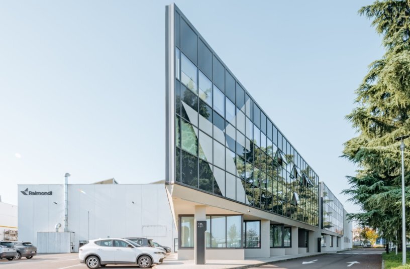 Raimondi Group welcomes Cranbalt and H2 Supply to Arluno as Scandinavian presence flourishes<br>IMAGE SOURCE: Raimondi Cranes S.p.A.