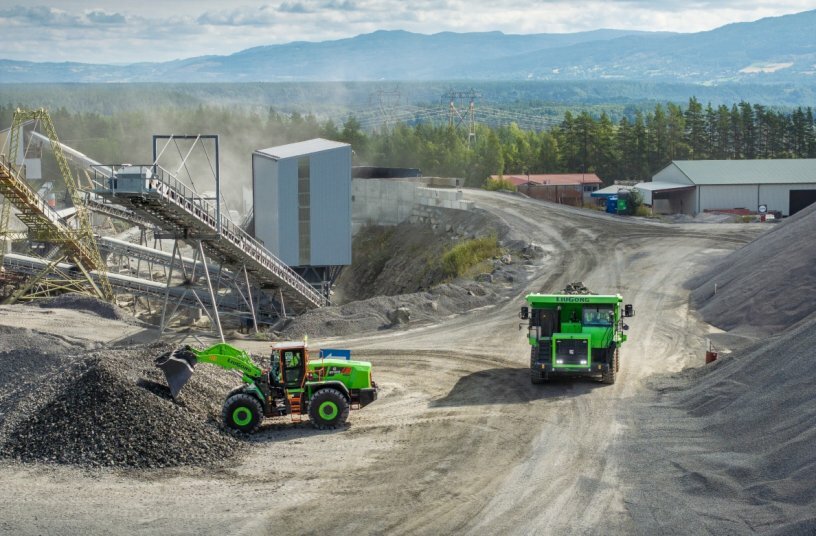 LiuGong BEV in Aggregates<br>IMAGE SOURCE: LiuGong Machinery Europe B.V.