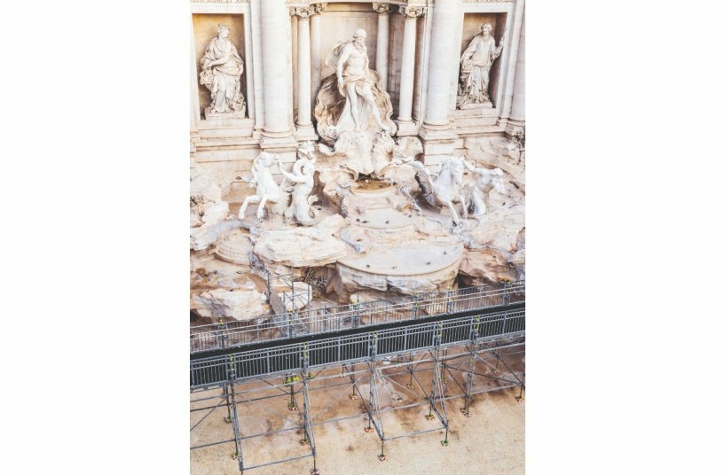Robust multi-layer panels ensured that the footbridge was safe and comfortable to walk on.<br>IMAGE SOURCE: PERI SE