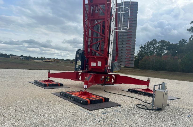 IUOE Sets Up New Self-Erecting Tower Crane at Training Center on DICA EcoMax Crane Pads<br>IMAGE SOURCE: DICA