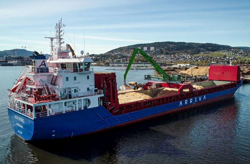 SENNEBOGEN 875 E in Norway<br>IMAGE SOURCE: SENNEBOGEN Maschinenfabrik GmbH