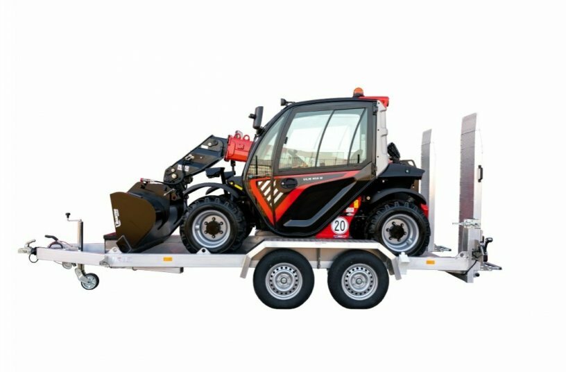 Der passende Anhänger zum kompakten Manitou ULM 412 macht die Maschine jetzt noch mobiler<br>BILDQUELLE: Manitou Group