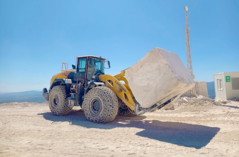 LiuGong 890T<br>IMAGE SOURCE: LiuGong Machinery Europe B.V.