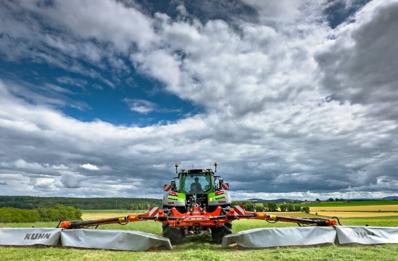 Mounted disc mower GMD 15030<br>IMAGE SOURCE: KUHN SAS