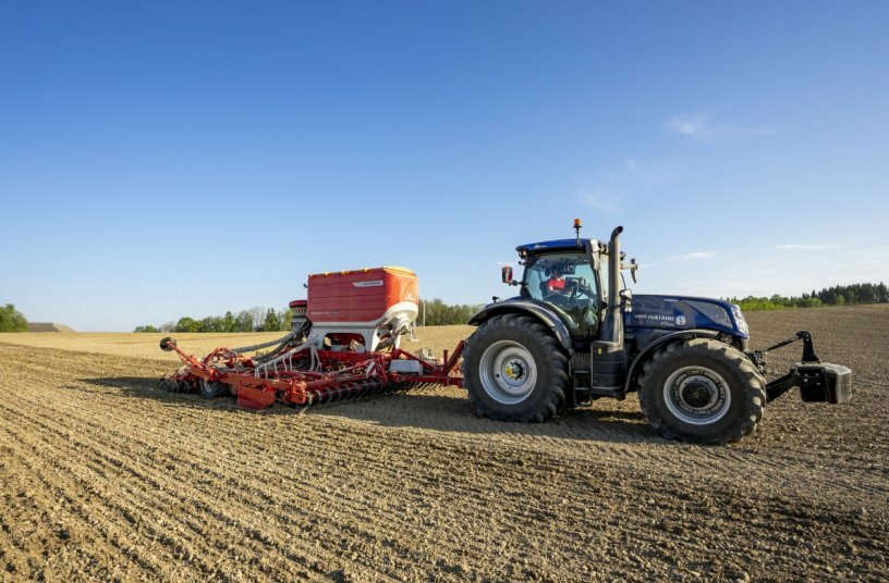 The TERRASEM V 6000 D Z with the new Profiline comfort control system for intelligent sowing<br>IMAGE SOURCE: PÖTTINGER Landtechnik GmbH