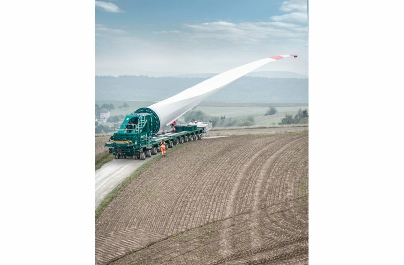 Narrow, steep, and winding – the SCHEUERLE BladeLifter G4 masters even the most demanding routes.<br>IMAGE SOURCE: TII Group