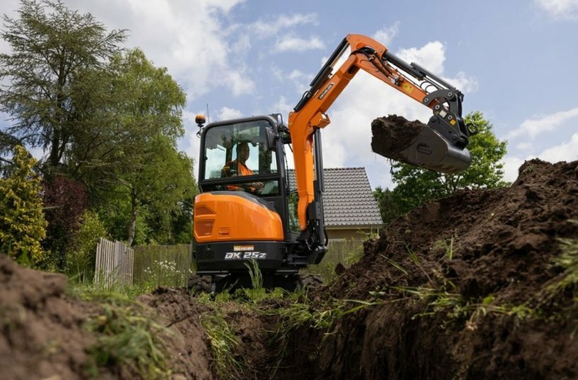 Develon DX25Z-7<br>IMAGE SOURCE: Develon