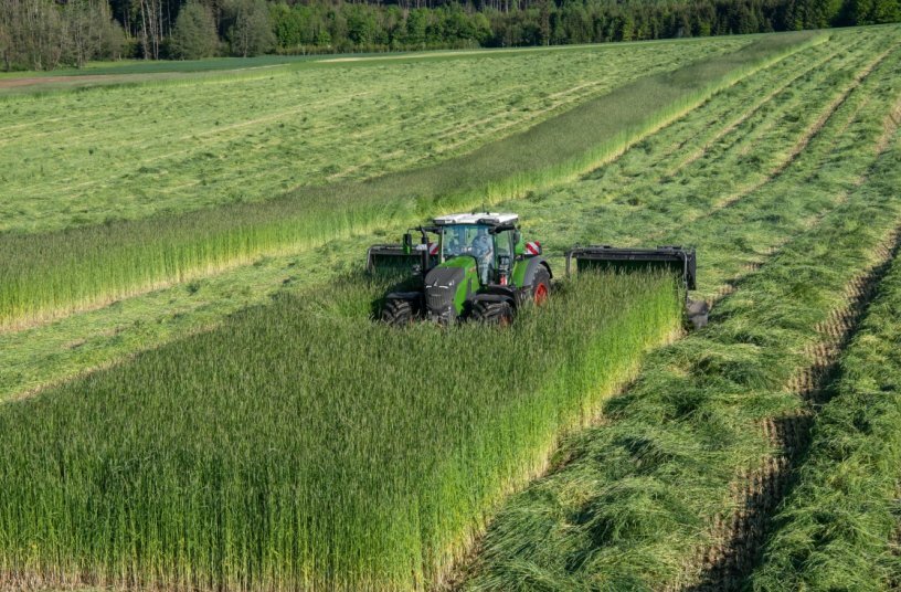 Makes the working day a pleasure. Fendt 800 Vario<br>IMAGE SOURCE: Fendt