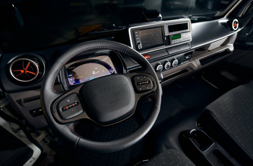 FUSO Canter Interieu<br>IMAGE SOURCE: Daimler Truck AG