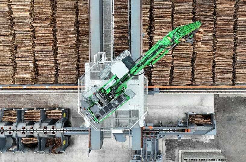 SENNEBOGEN 840 E in Belgium<br>IMAGE SOURCE: SENNEBOGEN Maschinenfabrik GmbH