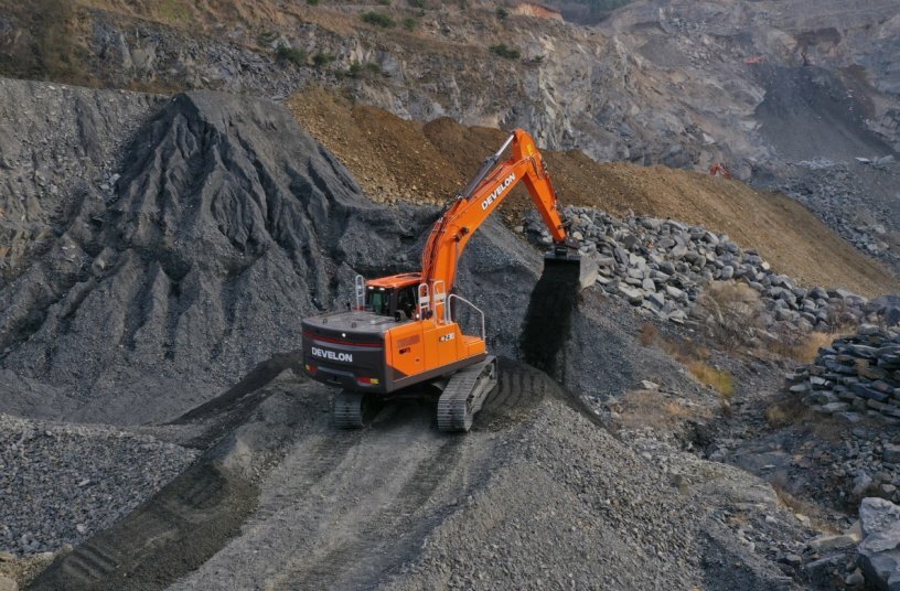 Develon DX230LC-9<br>IMAGE SOURCE: DEVELON