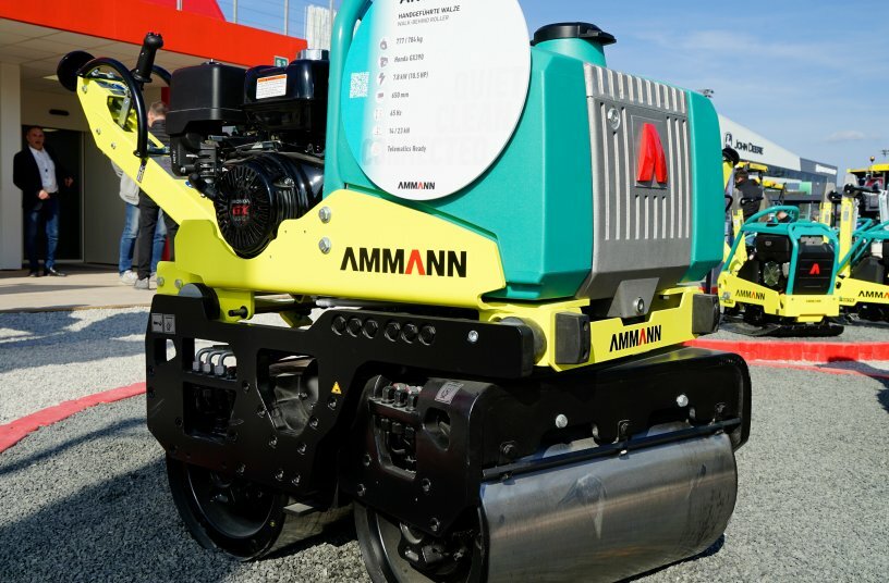 Kurvenkünstler mit System: Die ARW 65-S meistert enge Radien dank 15°-Lenkung und wird so zur kompakten Alternative zur Aufsitzwalze.<br>BILDQUELLE: Ammann