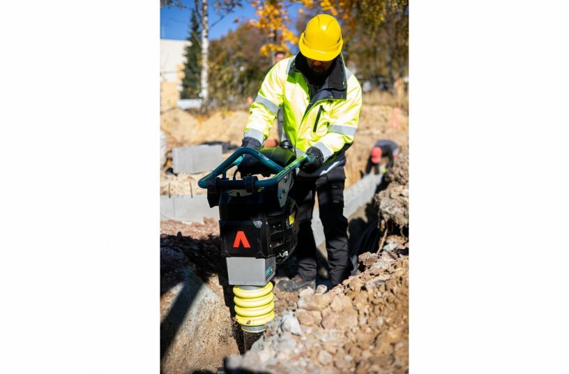 Ein leistungsstarker Honda-Benzinmotor und eine kompakte Bauweise bieten Anwendern optimale Bedingungen für Anspruchsvolle Verdichtungsarbeiten.<br>BILDQUELLE: Ammann