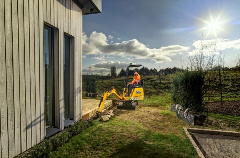 Working in urban areas without emissions.<br>IMAGE SOURCE: JCB