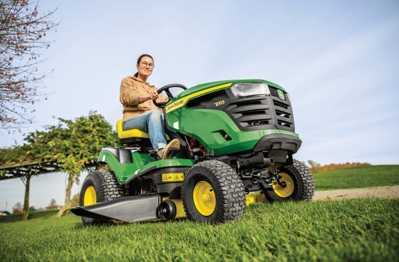 2021 john sales deere lawn mower