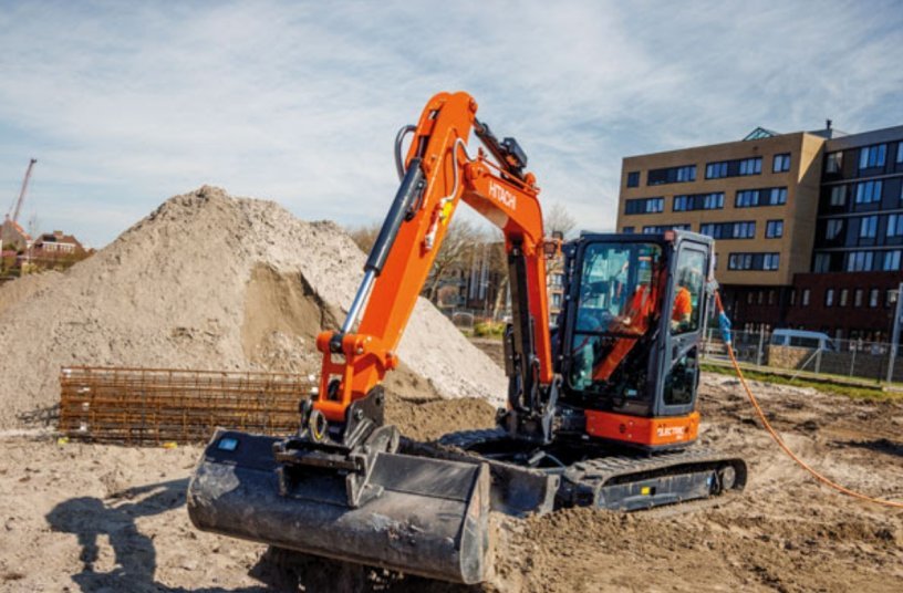Hitachi excavator<br>IMAGE SOURCE: Hitachi Construction Machinery (Europe) NV