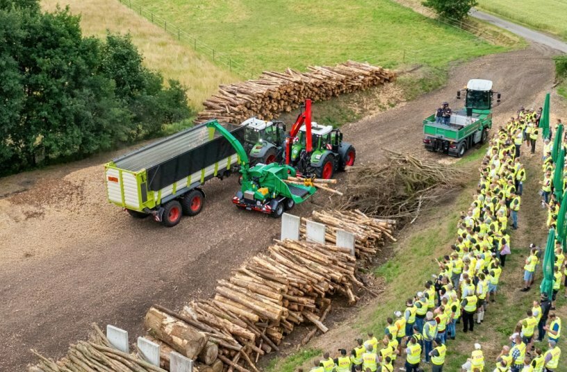 Demonstration of HEM 5600 Z with Fendt 942 GEN 7 at the Professional-Days 2025<br>IMAGE SOURCE: Jonathan Colditz