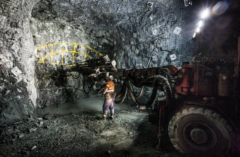 Mining machinery at work in a confined underground<br>IMAGE SOURCE: SEEPEX Ltd.