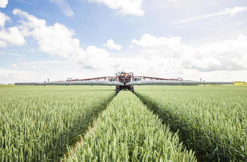 Why should I choose a self-propelled sprayer? | LECTURA Press