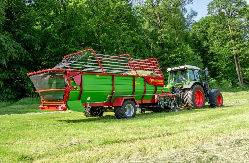 New low-profile loader wagons from Strautmann: Ambion 2 Alpline