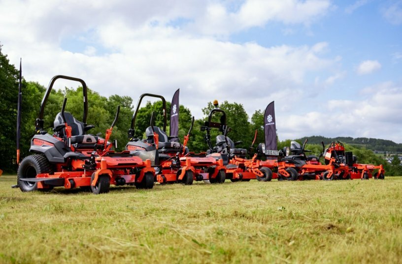 Die AriensCo-Teams hatten Produkte aus dem gesamten Sortiment im Gepäck. Im Vordergrund standen die Neuheiten AS 990 Tahr RC und die Ariens Summit Pro Serie.<br>BILDQUELLE: AriensCo GmbH; AS-Motor