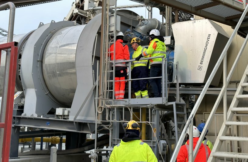The first Benninghoven burner in Kristiansund goes on-line.<br>IMAGE SOURCE: WIRTGEN GROUP