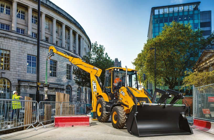 JCB backhoe loaders 3CX PLUS STAGE V <br> Image source: JCB Press Office