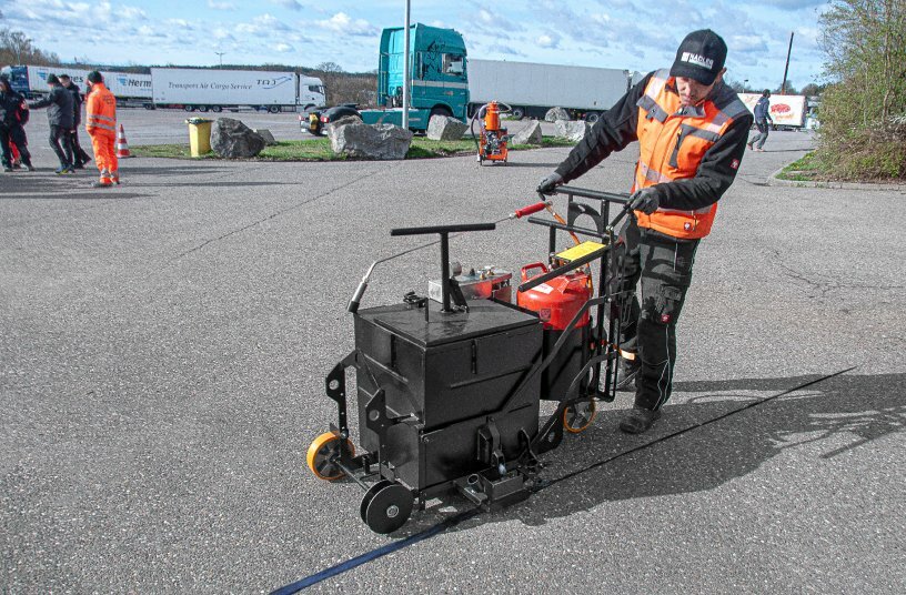 KK 50 pour pot <br>IMAGE SOURCE: Nadler Straßentechnik 