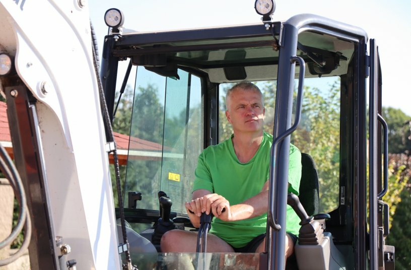 Bobcat E27 Compact Excavator Perfect for Family Farm<br>IMAGE SOURCE: Doosan Bobcat EMEA